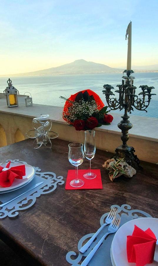 Dimora Del Conte Sorrento Coast Seaview Apartment วีโกเอเกวนเซ ภายนอก รูปภาพ