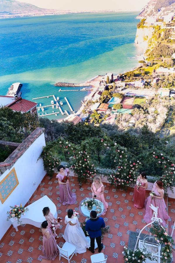 Dimora Del Conte Sorrento Coast Seaview Apartment วีโกเอเกวนเซ ภายนอก รูปภาพ