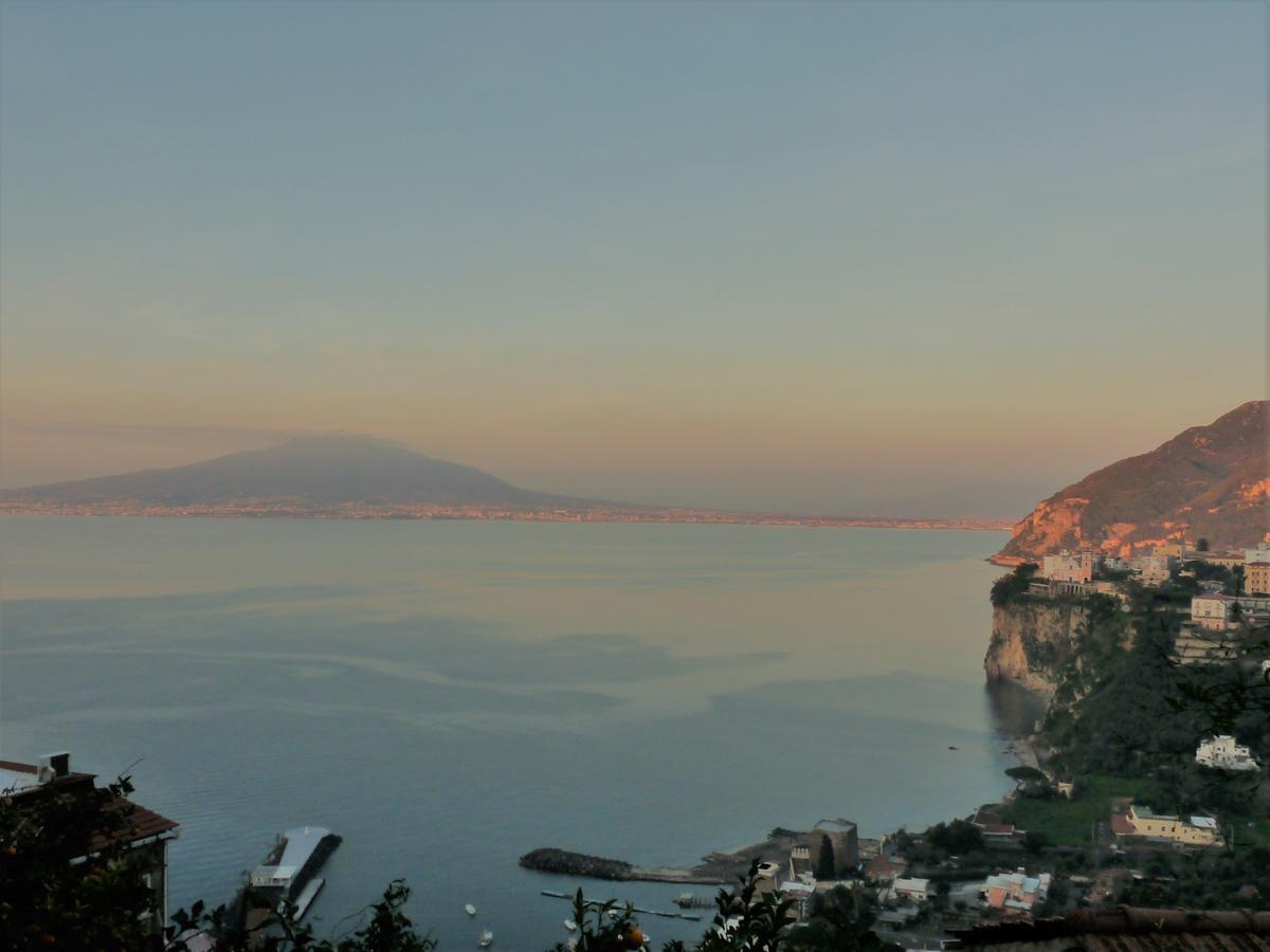 Dimora Del Conte Sorrento Coast Seaview Apartment วีโกเอเกวนเซ ภายนอก รูปภาพ