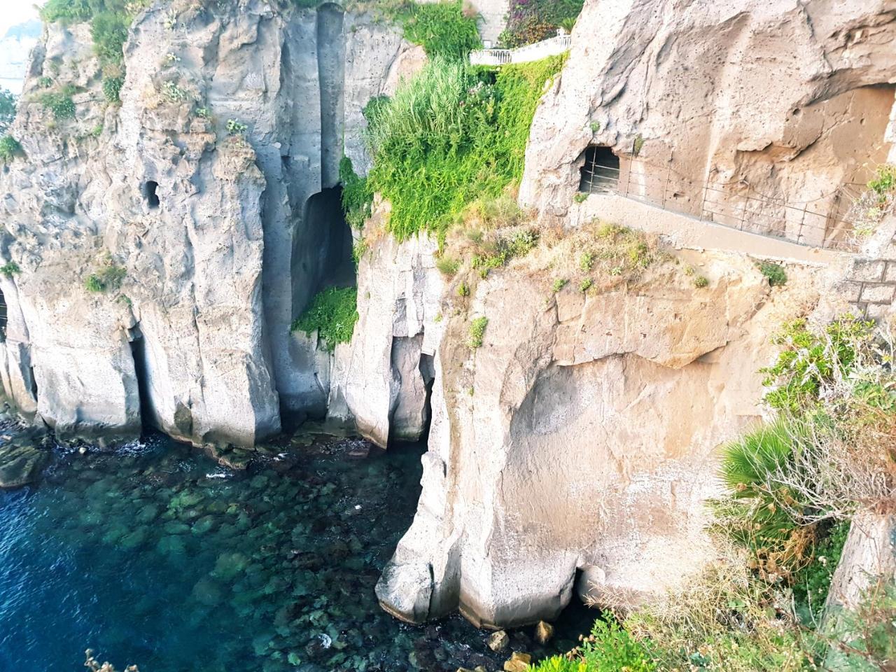 Dimora Del Conte Sorrento Coast Seaview Apartment วีโกเอเกวนเซ ภายนอก รูปภาพ